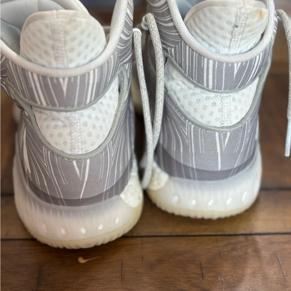 Adidas Men's Gray and White Athletic Shoes - Picture 4 of 5
